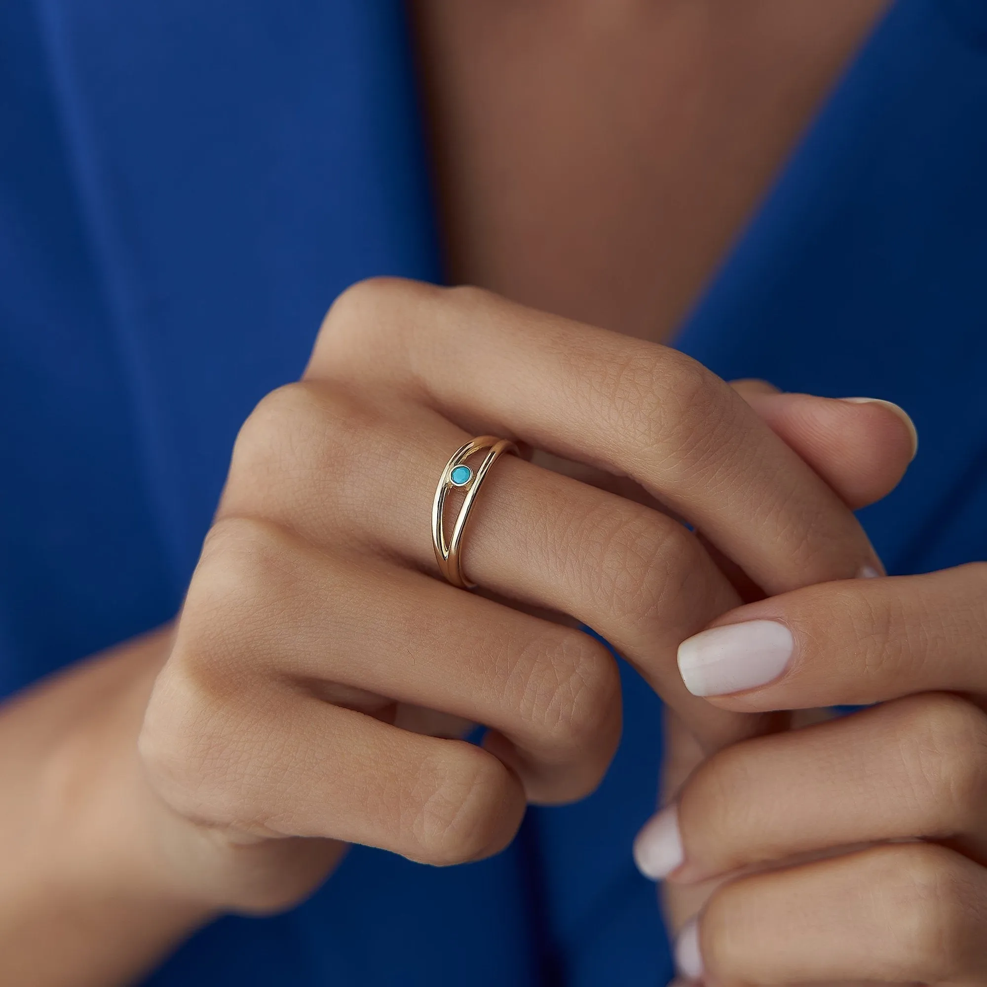 14k Gold Center Turquoise Ring