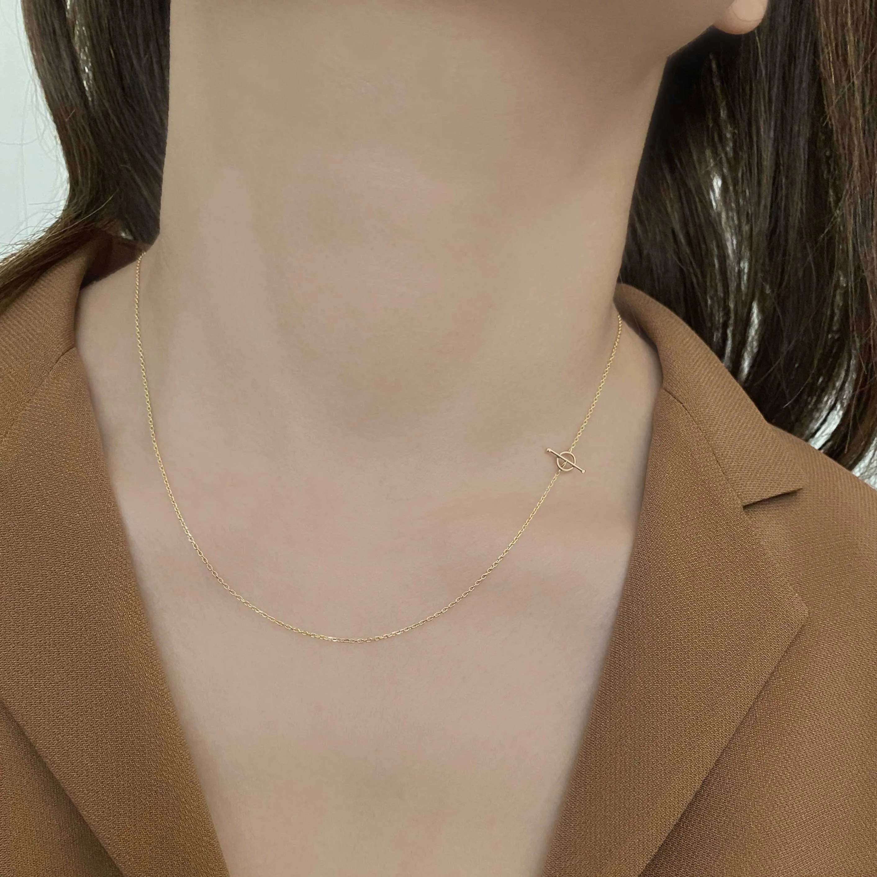 14k Solid Gold Thin Geometric Circle Necklace
