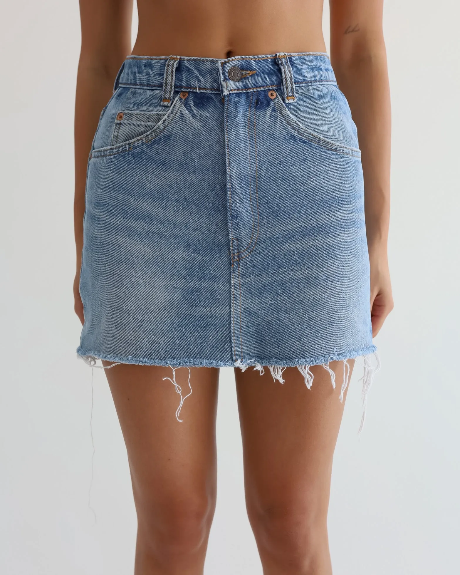 819 VINTAGE LEVI’S SKIRT | SIZE 24
