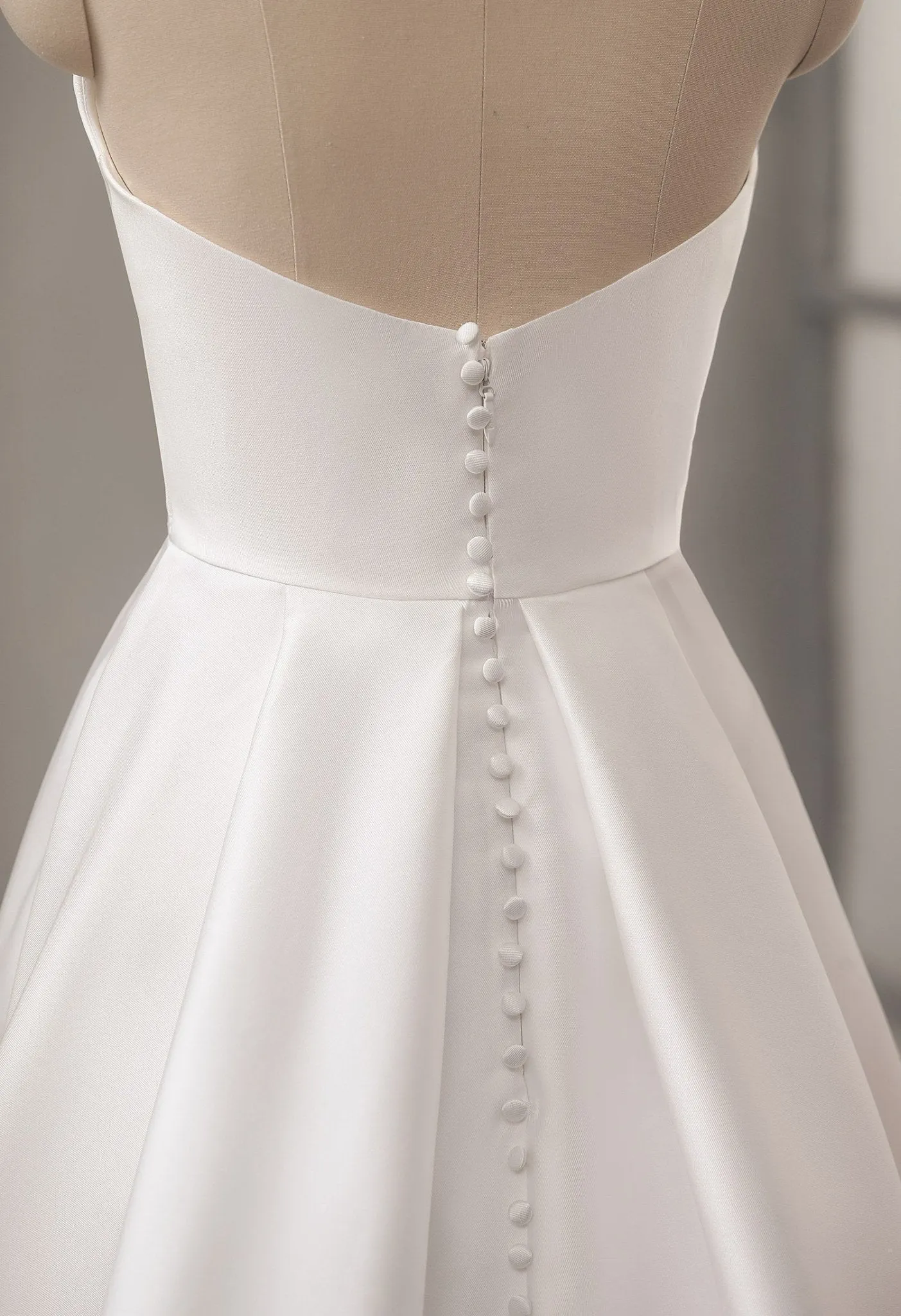 Adelaide Warm Ivory Mikado A-Line wedding gown s18-20 with split