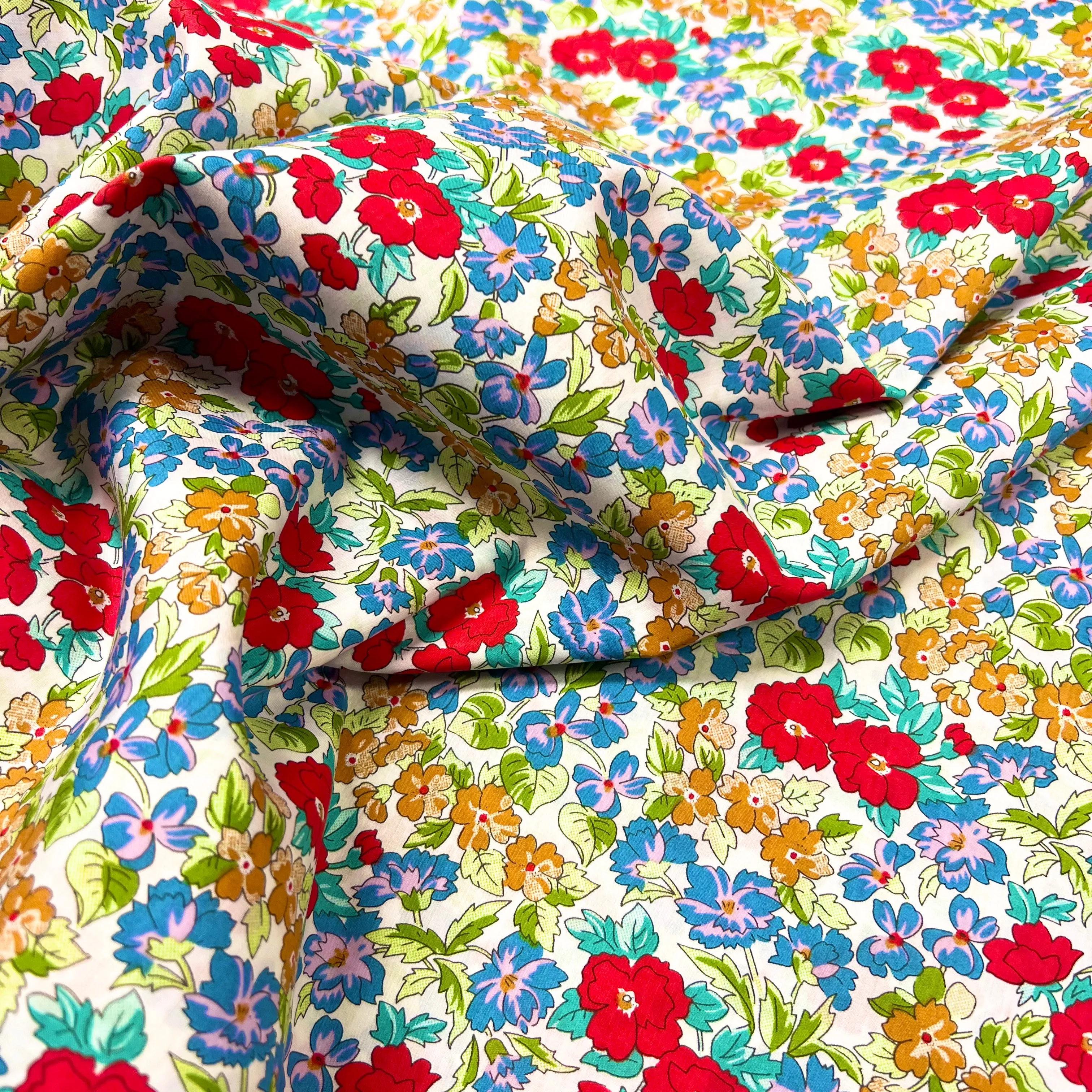 Betty Cotton Lawn - Ivory/Red