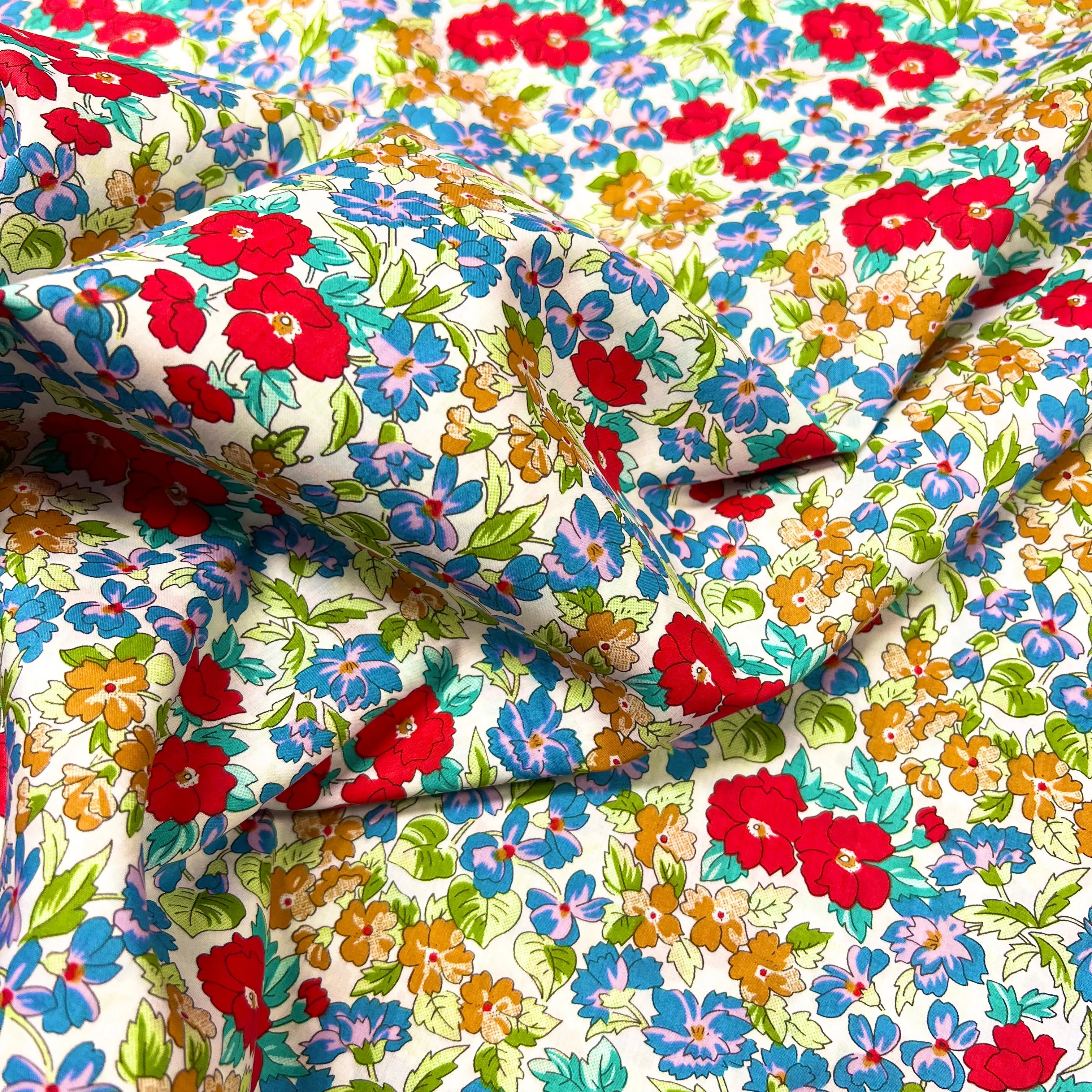 Betty Cotton Lawn - Ivory/Red