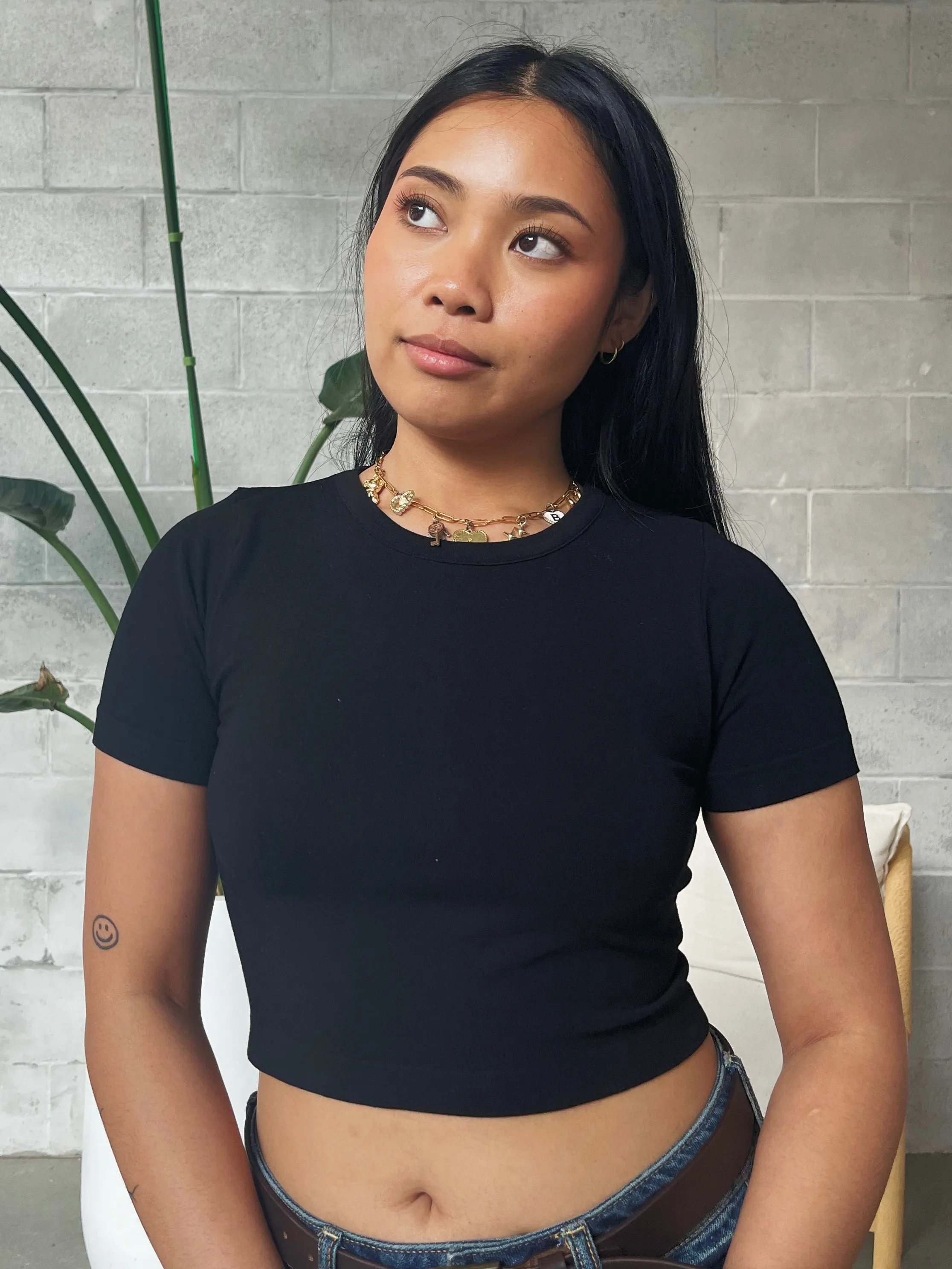 C'EST MOI Short Sleeve Cropped Tee