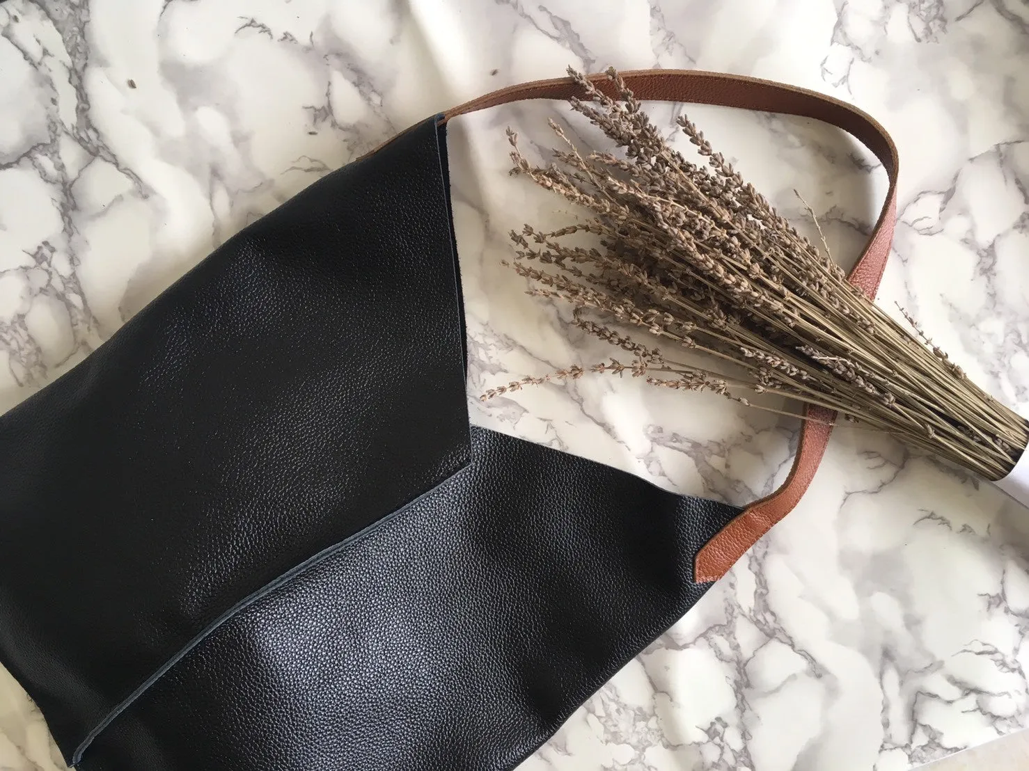 Contour bag-sold out