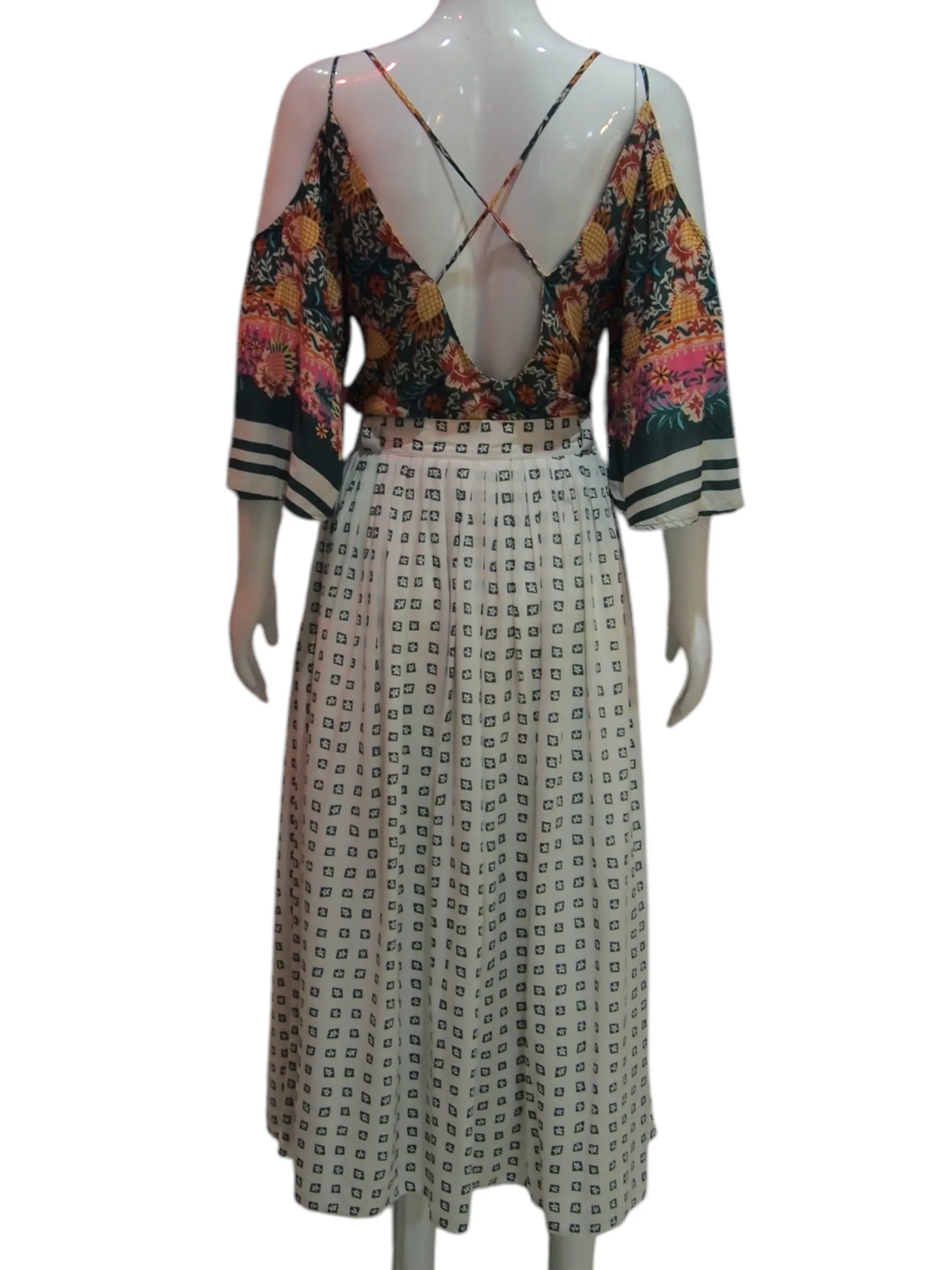 Cubed Star Pleats - Vintage White Green Pleated Skirt