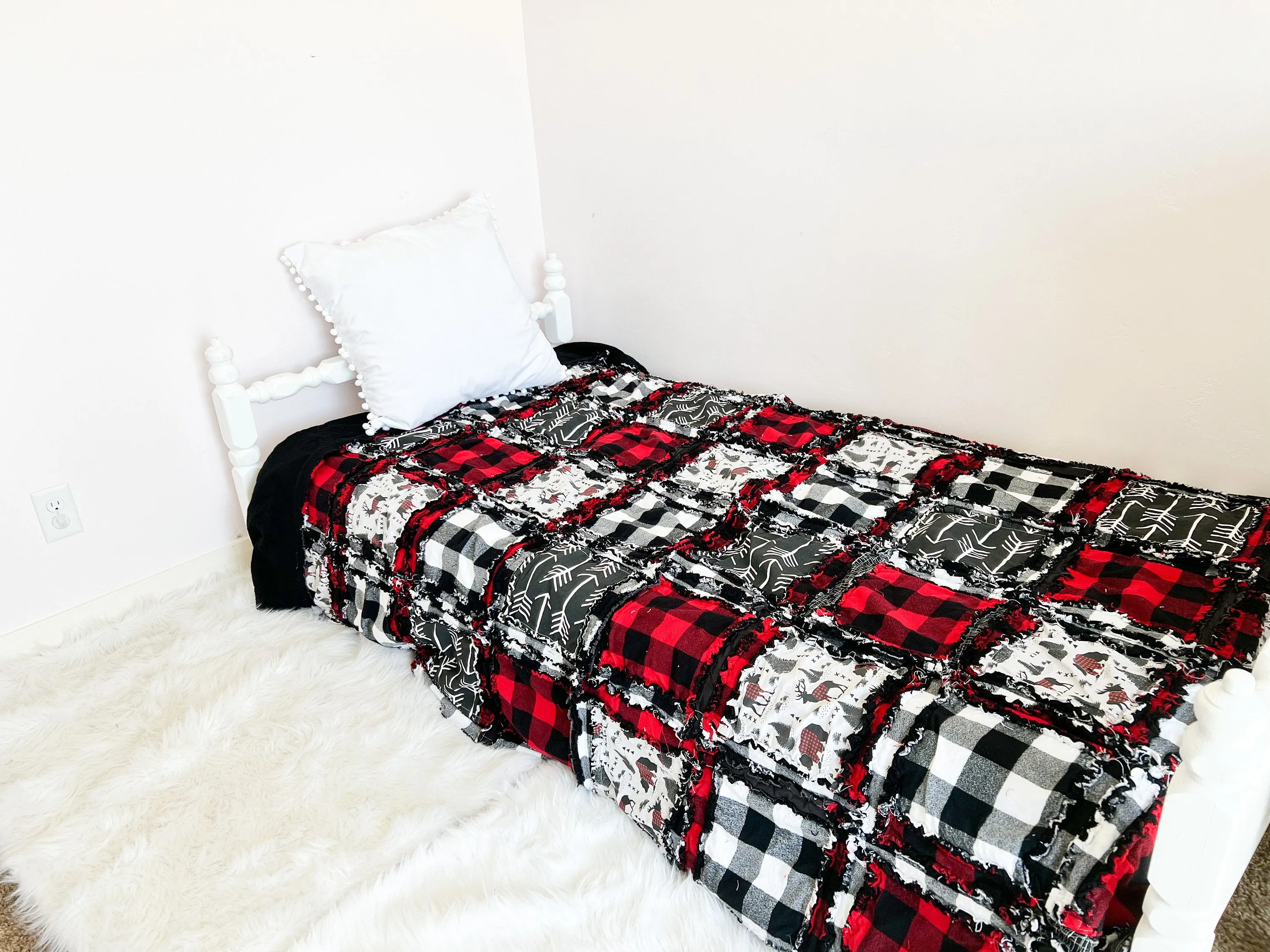 Homemade Quilts for Sale, Black and White Buffalo Plaid Quilt in Toddler Bedding, Twin Size Quilt, Queen Size Quilt