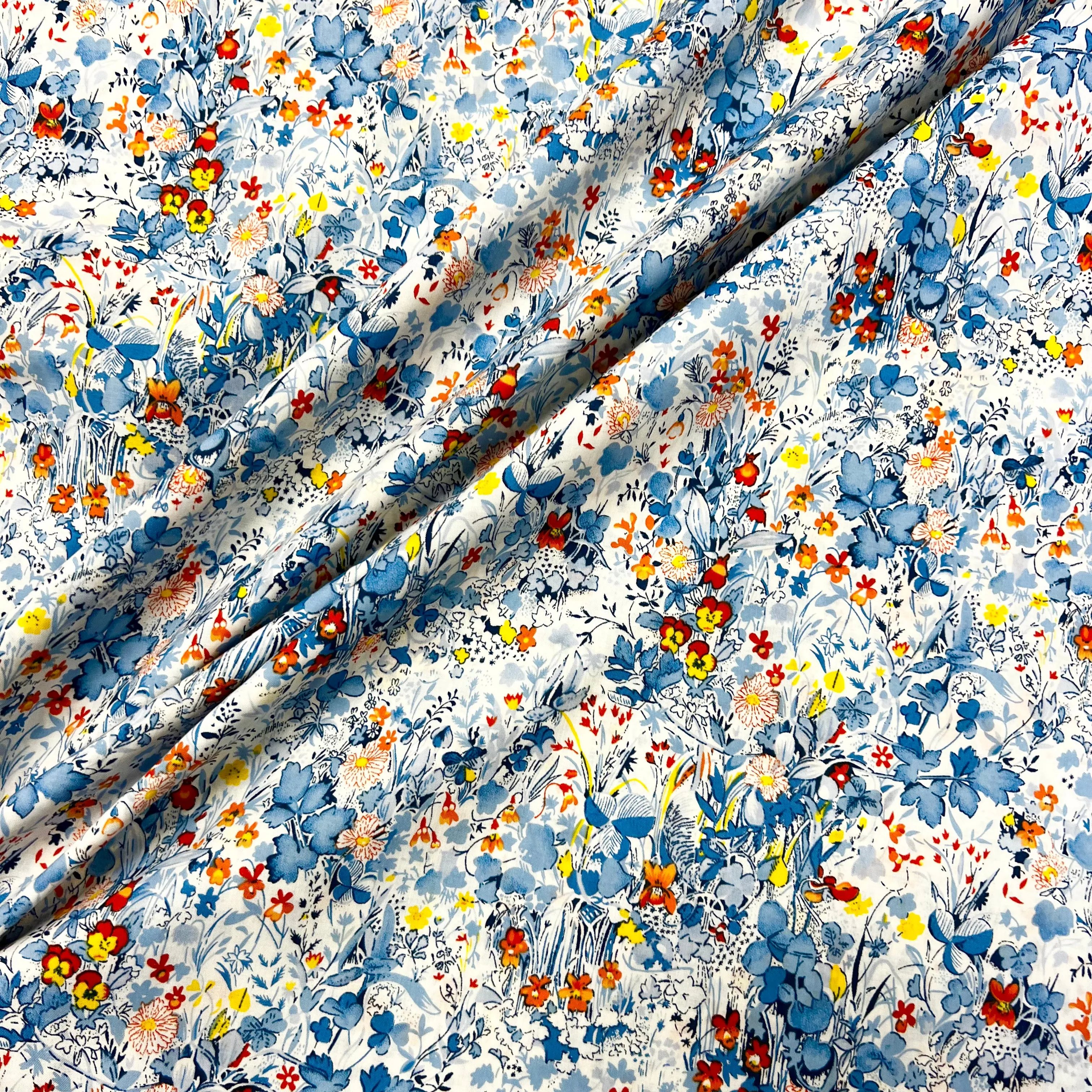 Hyacinth Field Cotton Lawn - Blue