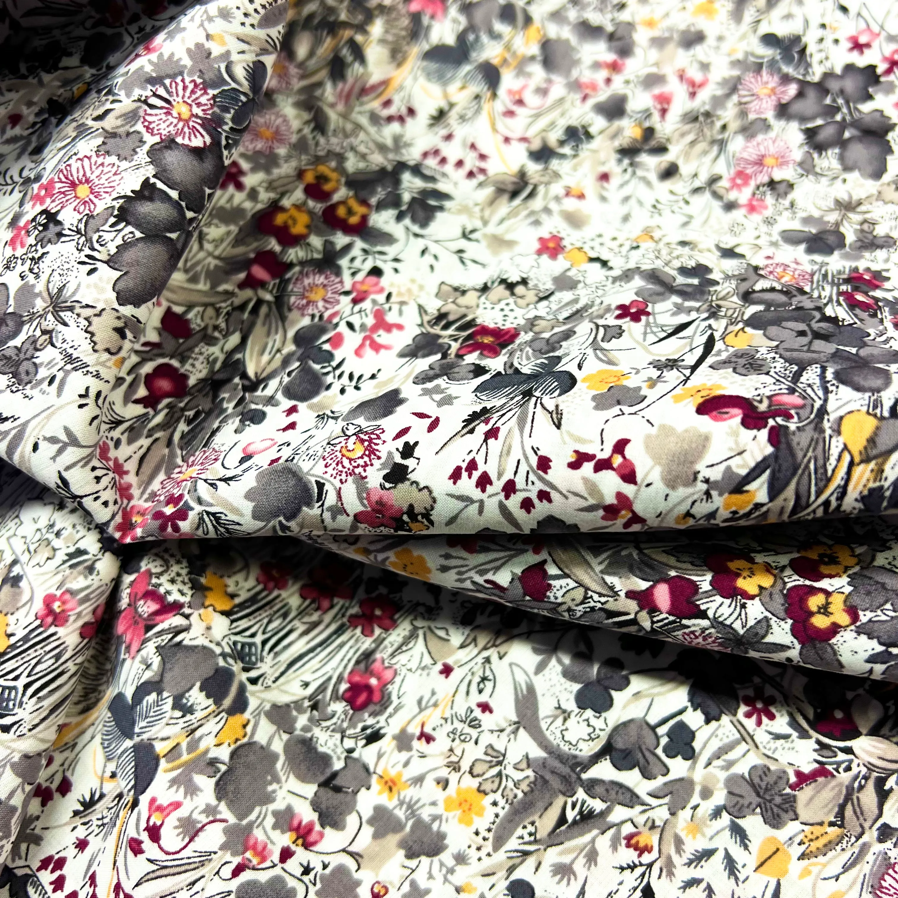 Hyacinth Field Cotton Lawn - Grey
