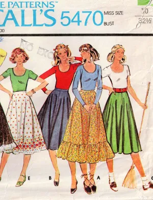 McCall's 5470 Womens Stretch T Shirt & Circle Skirt with Optional Ruffles 1970s Vintage Sewing Pattern Size 10 Bust 32.5 Inches