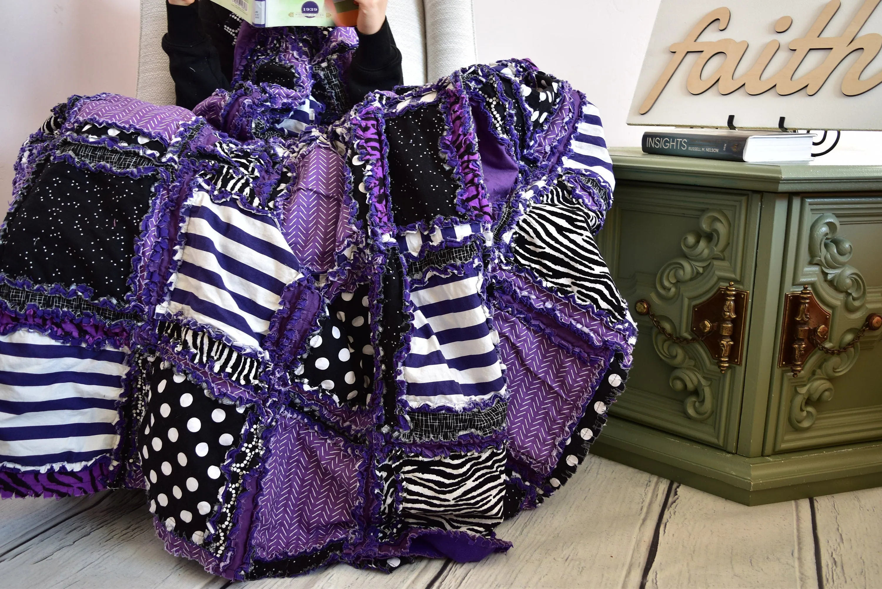 Purple Quilts Bed Spreads, Old and Young Pre Teen Girl Room Decor, Twin Size Bed Spread and Queen Size Quilts