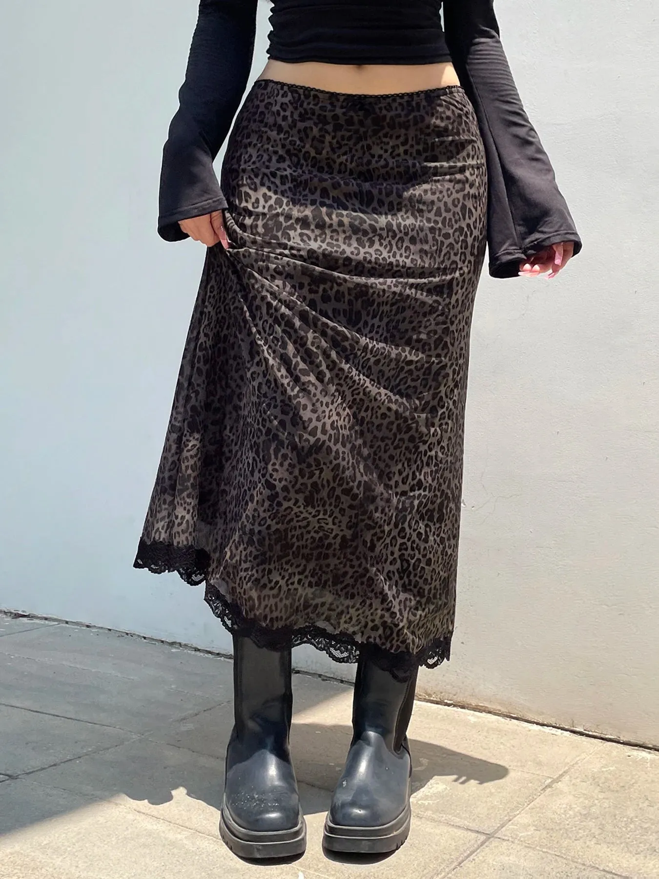 Retro Brown Leopard Y2K Long Skirt with Lace Trim for Women