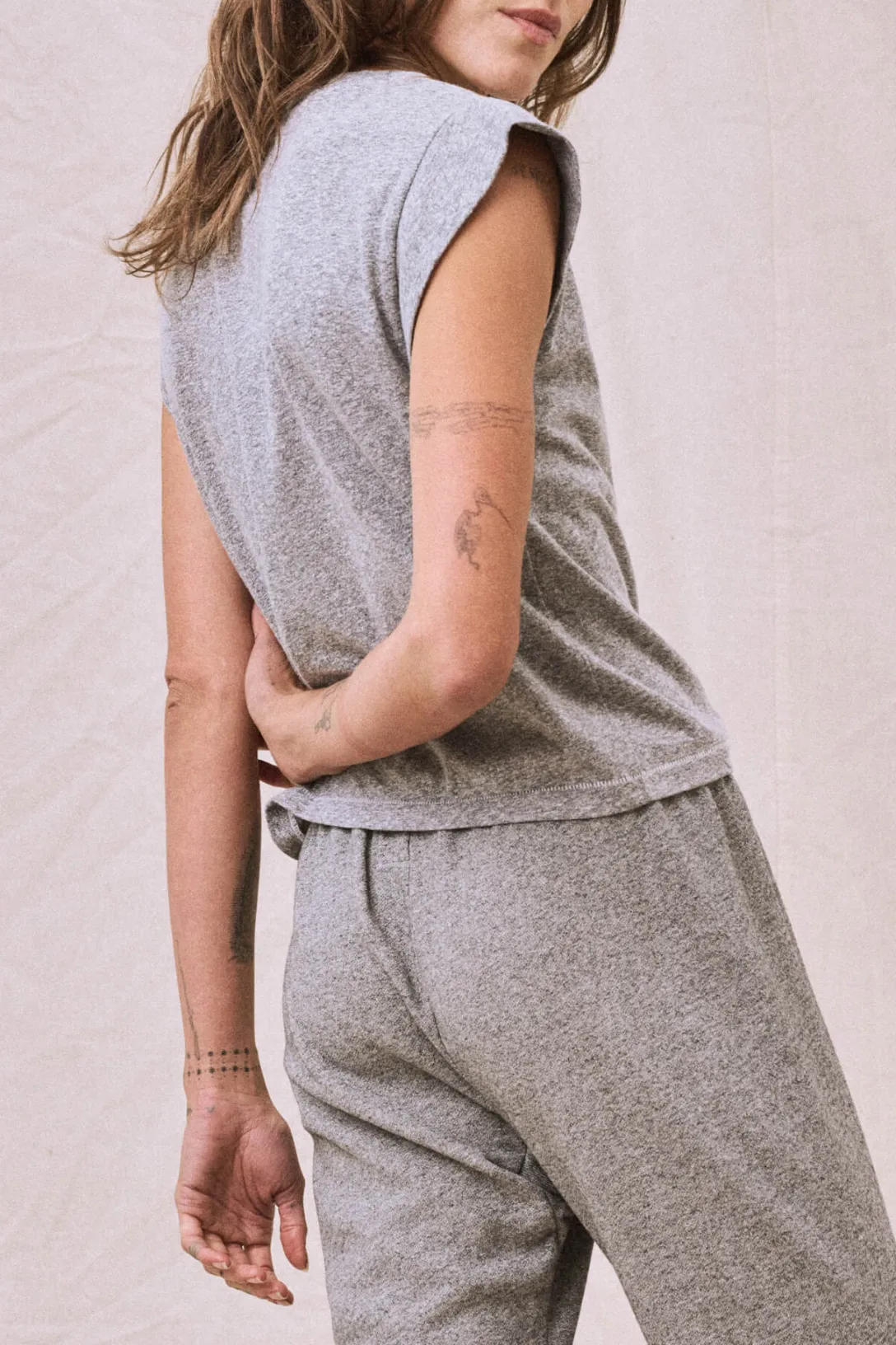 The Peak Shoulder Tee | Heather Grey