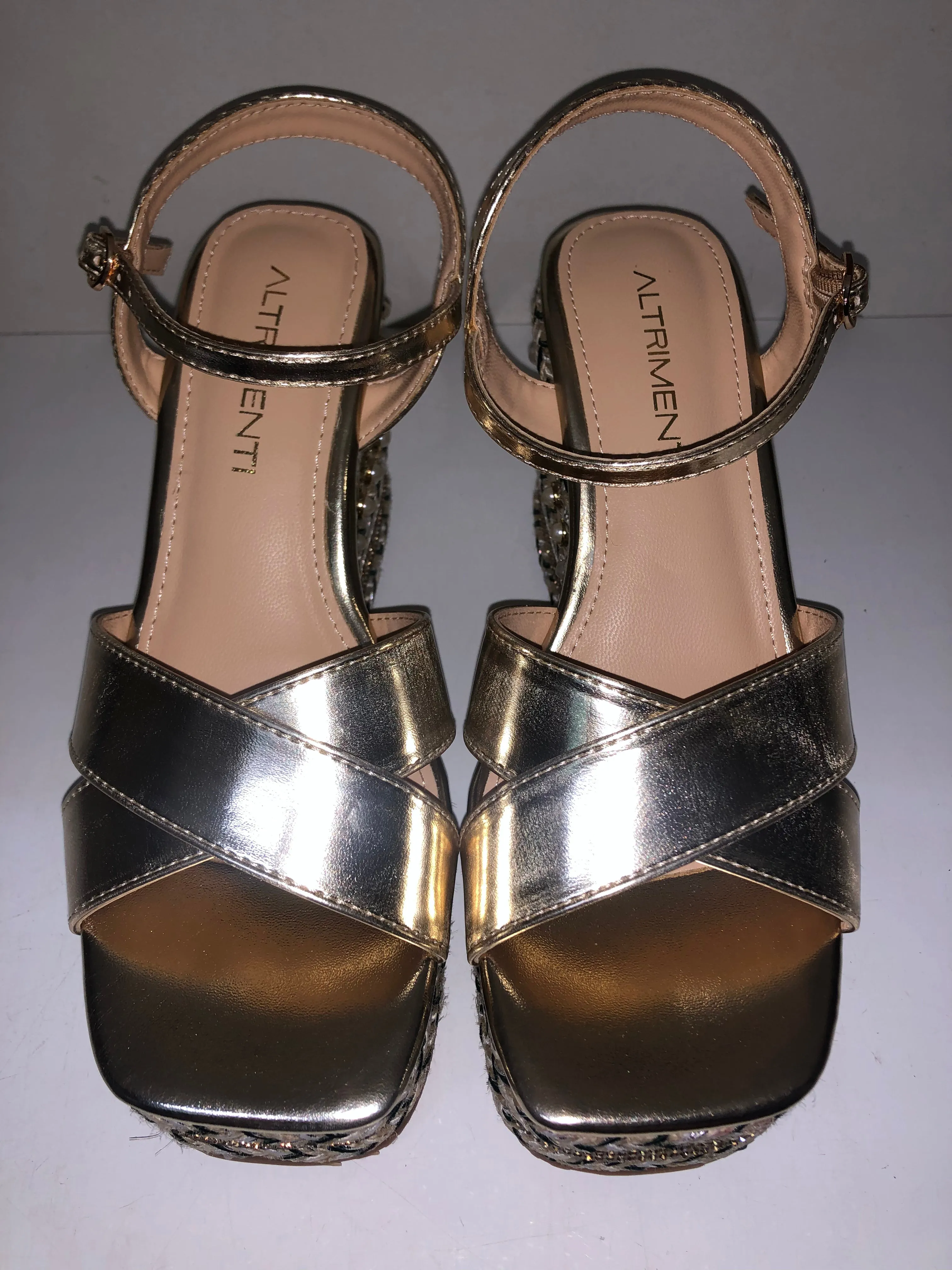 V24AT5557 GOLD