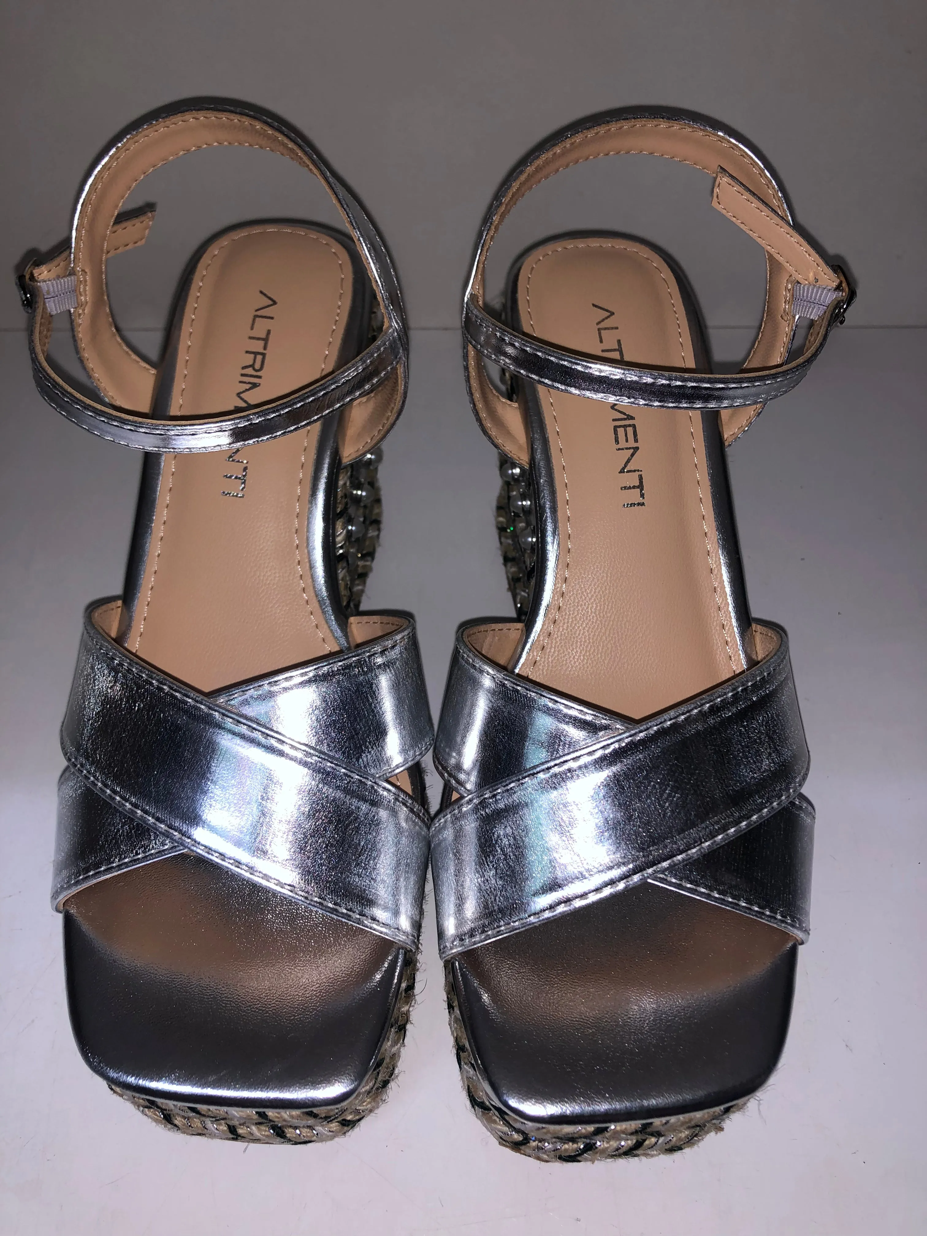 V24AT5557 SILVER