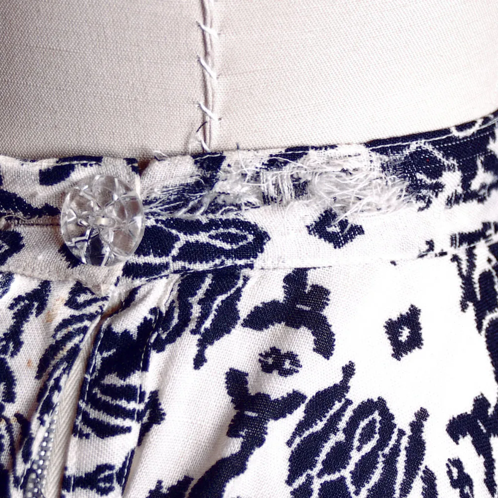 Vintage Circle Skirt Black & White Dragon Print 1950S 26 Waist Daisy's of Miami