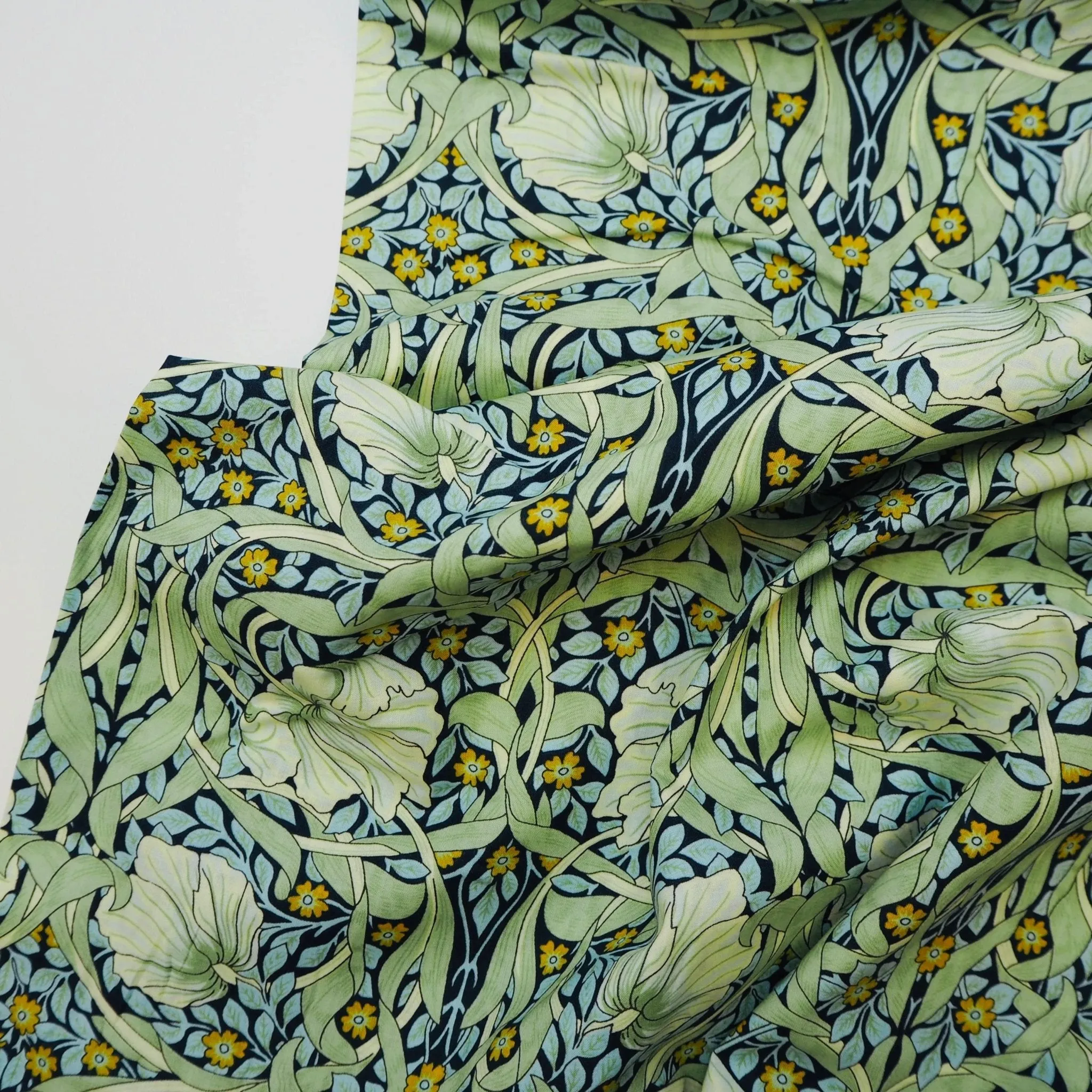 William Morris | Cotton Lawn | Mint