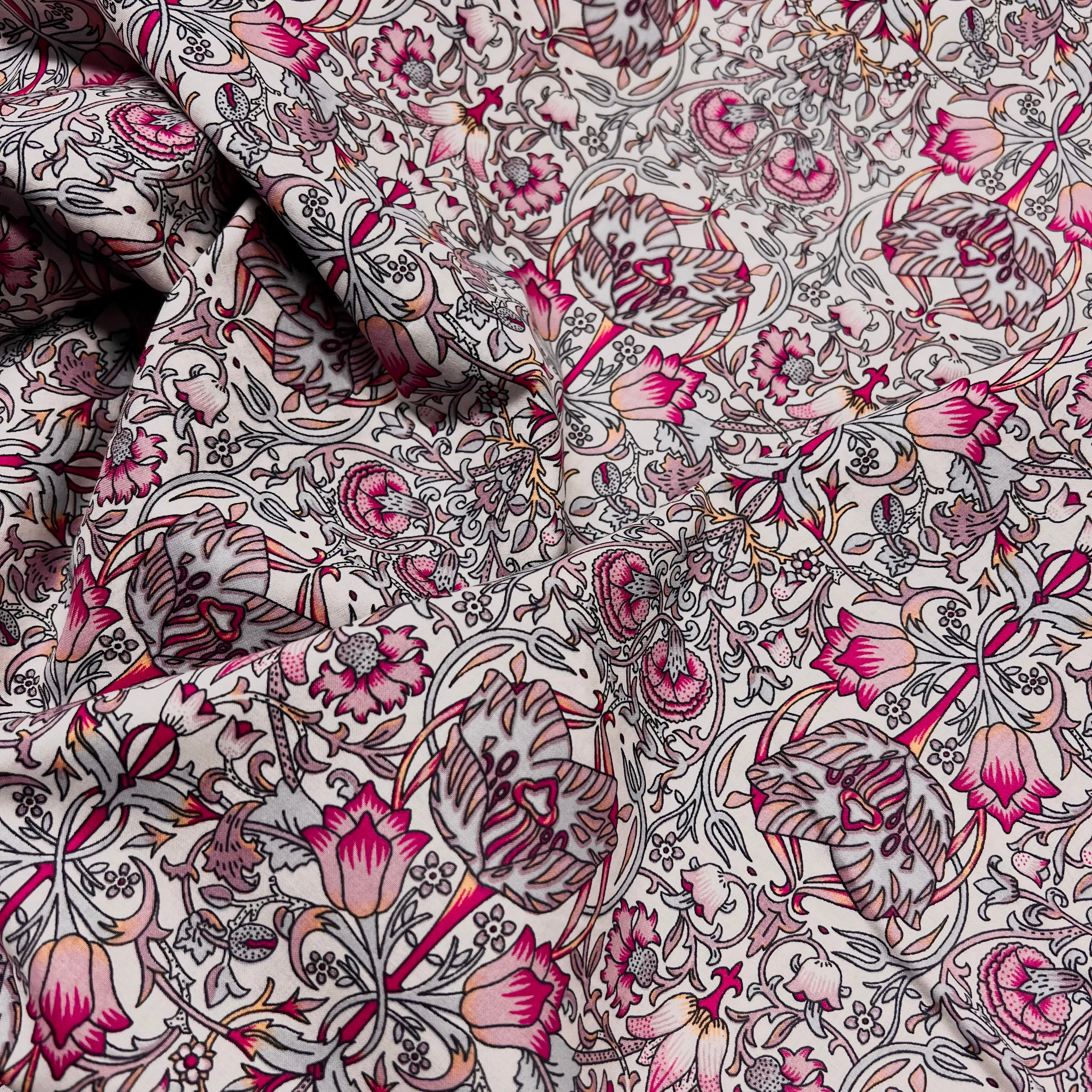 William Morris | Cotton Lawn | Pink