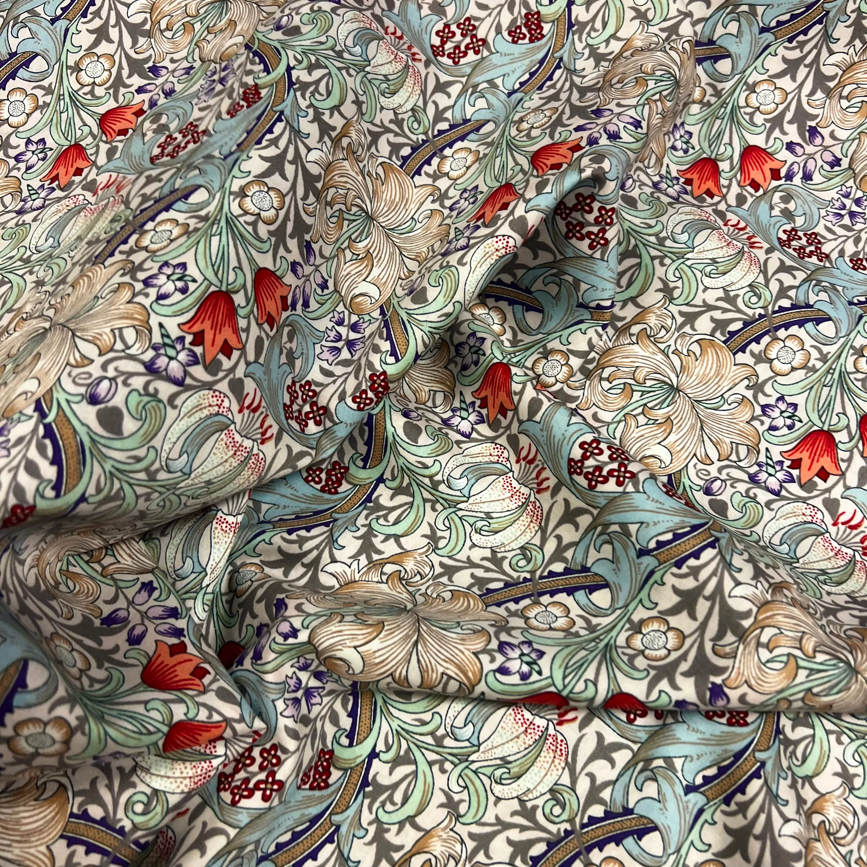 William Morris | Meadow Cotton Lawn