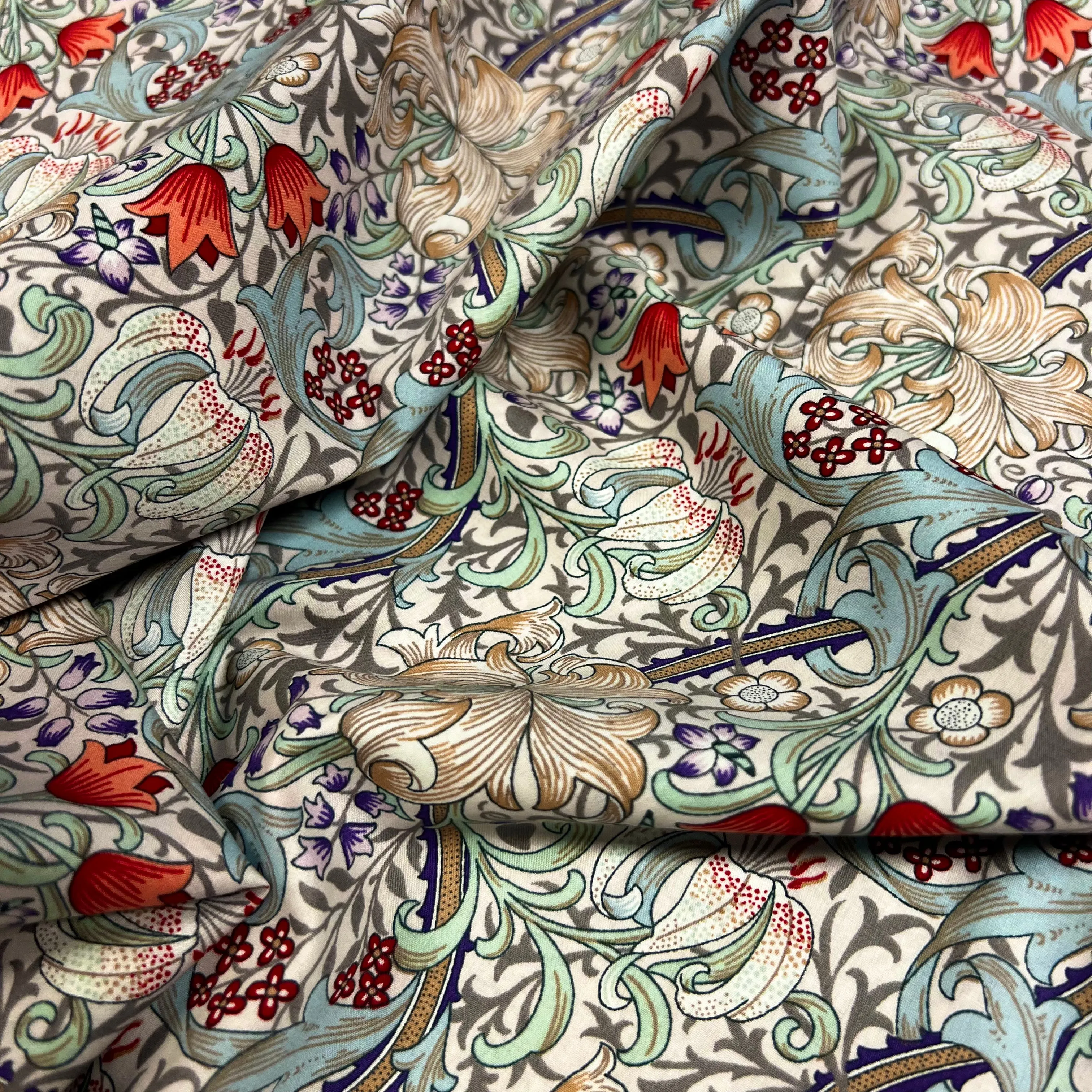 William Morris | Meadow Cotton Lawn